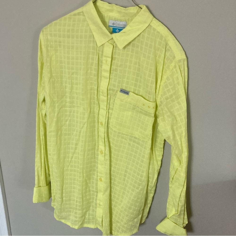 Columbia Men’s Neon Yellow Long-Sleeve Button-Down Shirt